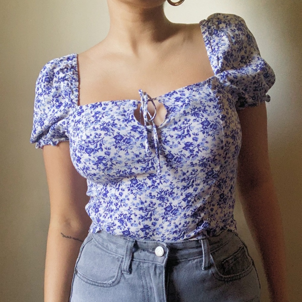 floral blue blouse